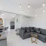 Anthos - Fresh Modern Villa, Pool, Close To The *